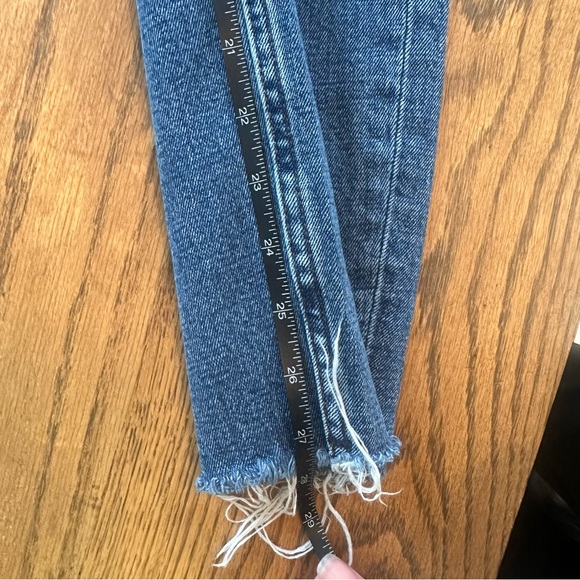 Abercrombie & Fitch Curve Love The Mom High Rise Jeans Raw Hem Size 28/6 - Picture 7 of 12